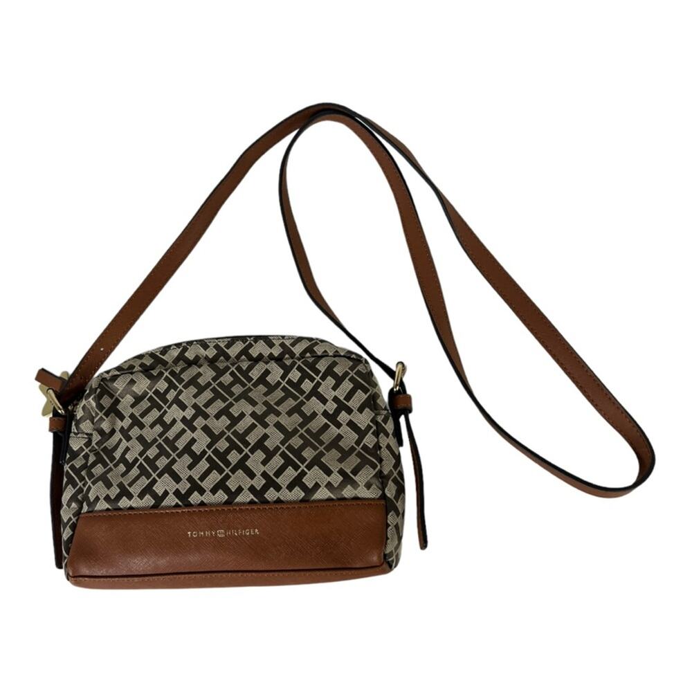 EUC Tommy Hilfiger Small Logo Adjustable Crossbody